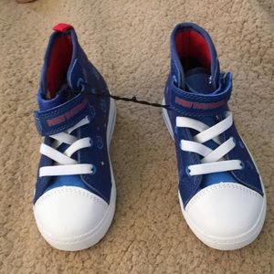 Nickelodeon childrens sneakers, size 8